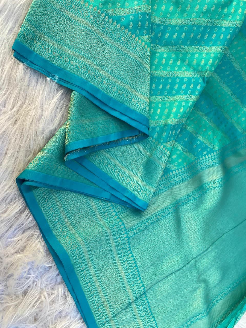 Premium Banarasi saree with rangkat weaves