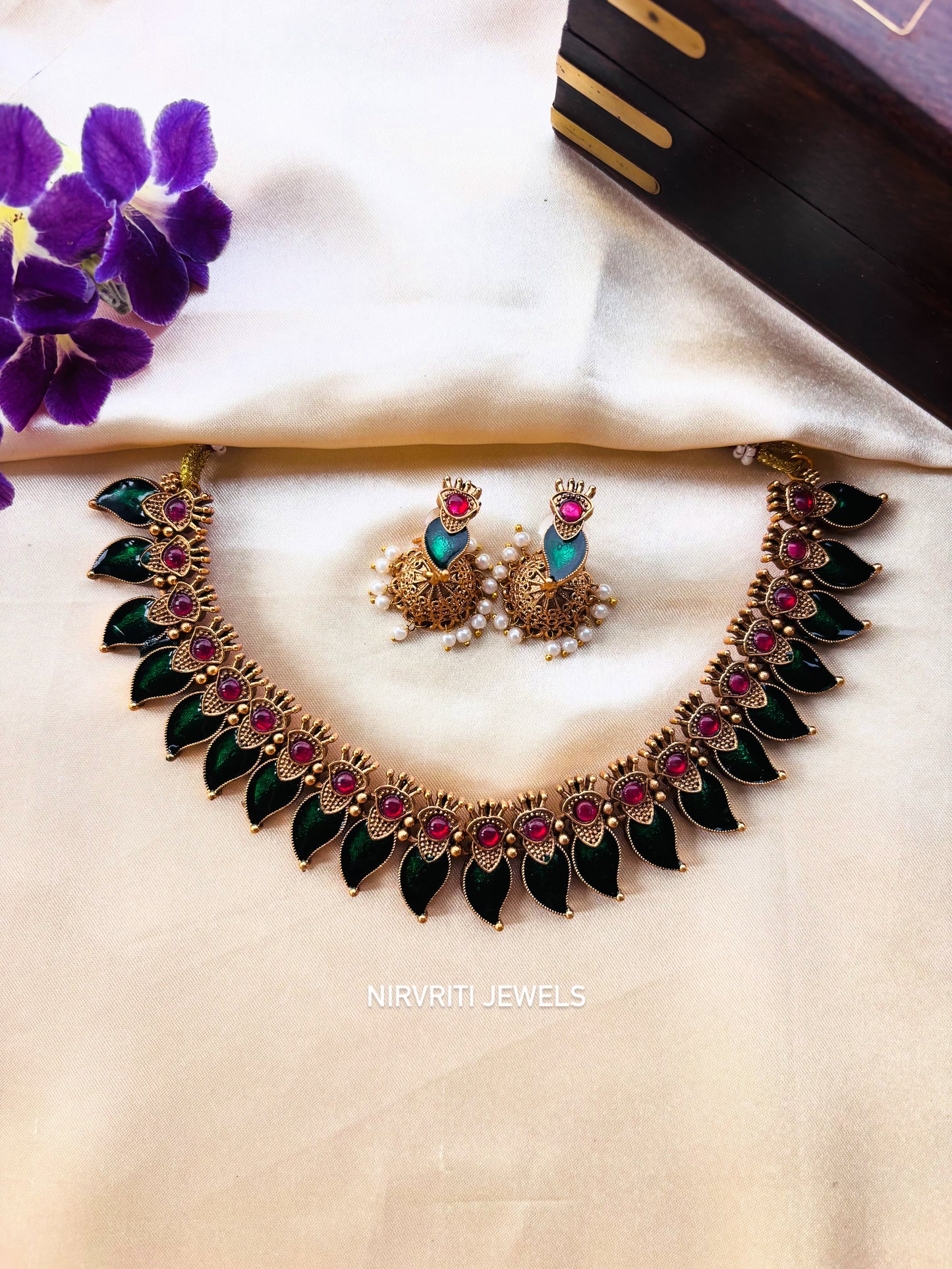 Mango palakka necklace - green