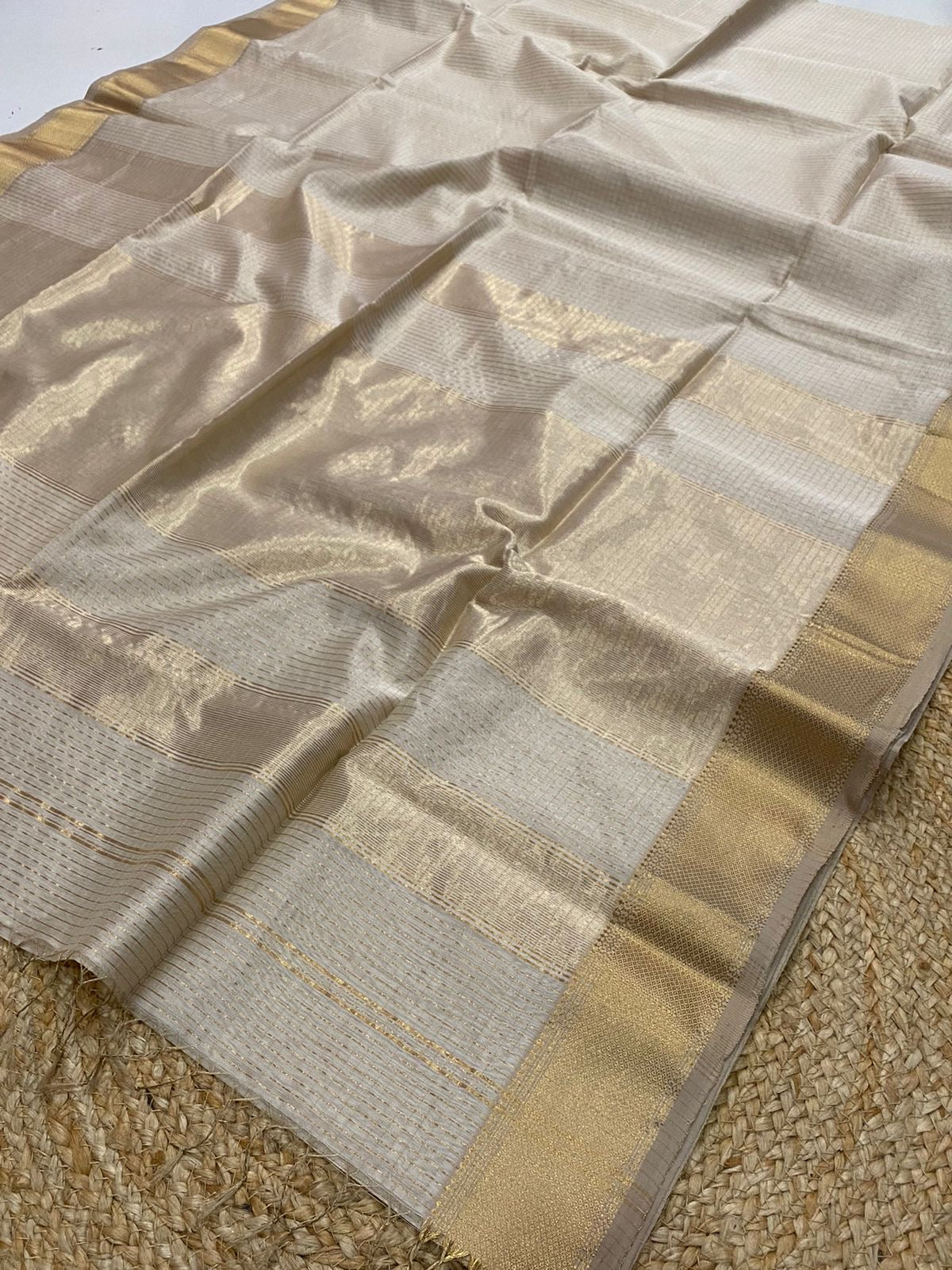 Pure Maheshwari handloom checks saree