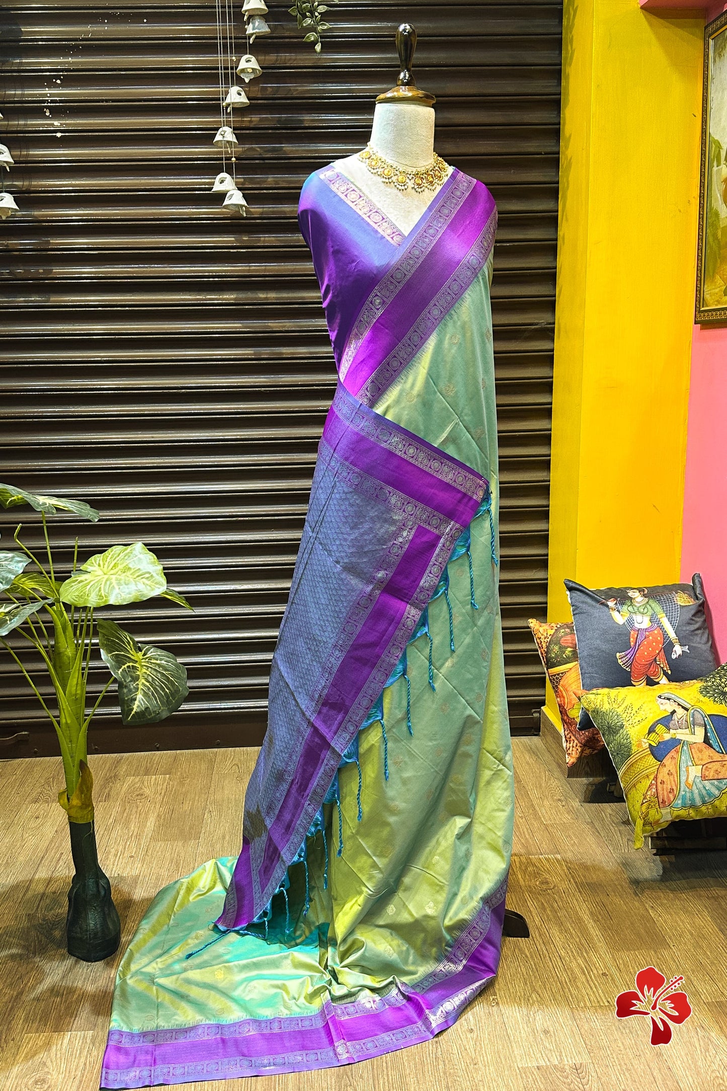 Semi kanchi silk saree with contrast border