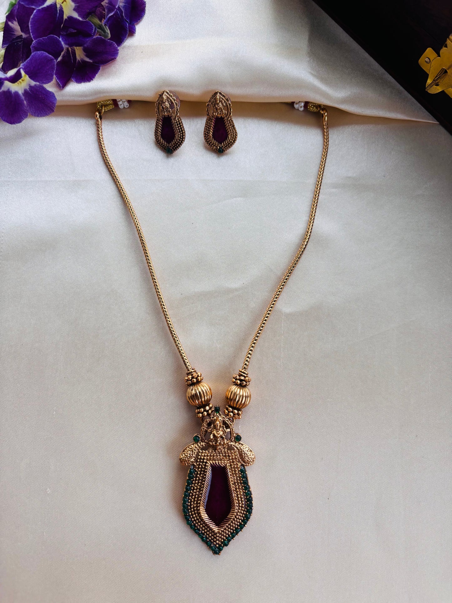 Palakka AD pendant chain - Purple