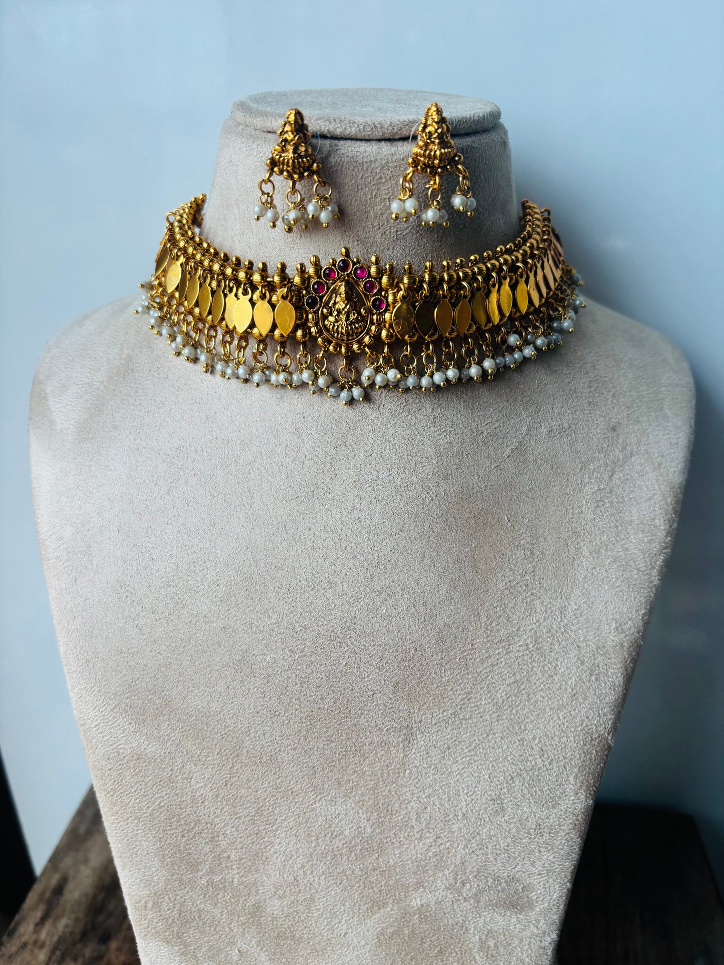 Beautiful statement Lakshmi ilakkathali necklace - pearl