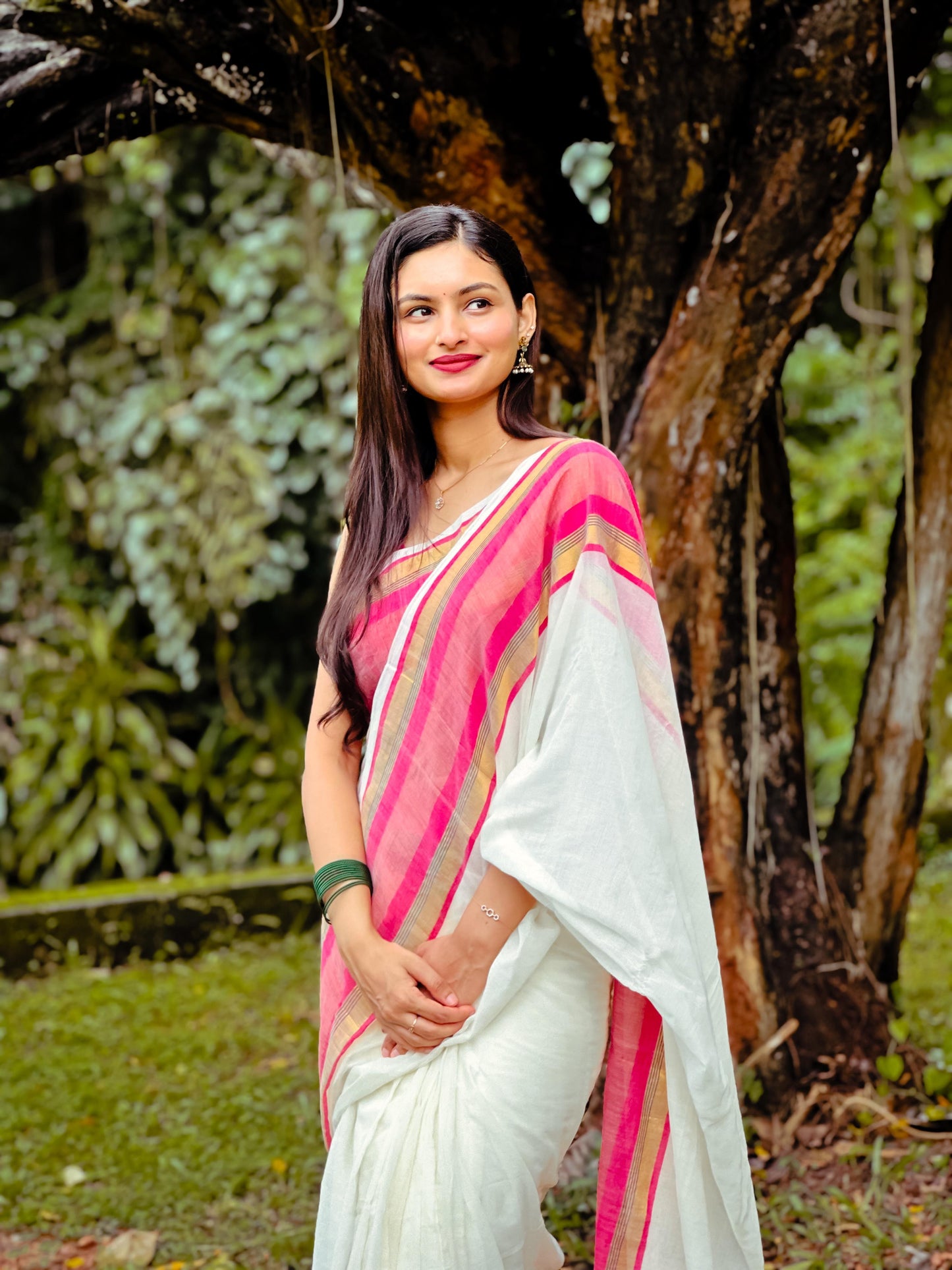 Soft mul cotton saree with beautiful pink zari border