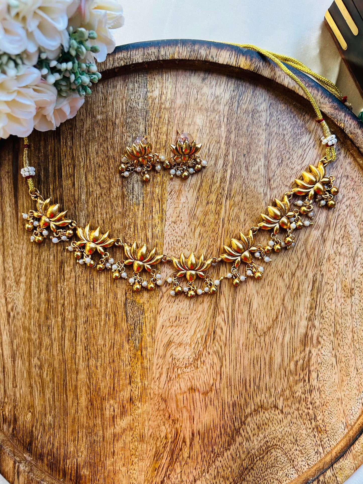 Beautiful lotus pearl necklace