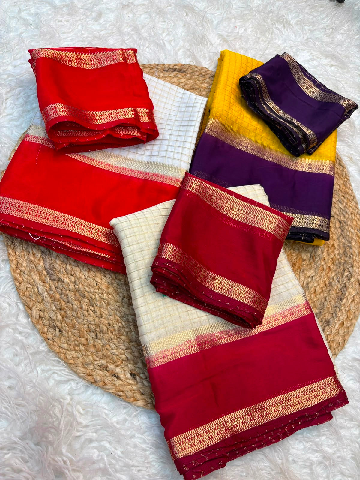 Premium Chinon Checks Saree with Contrast Bentex Zari Border & Matching Blouse