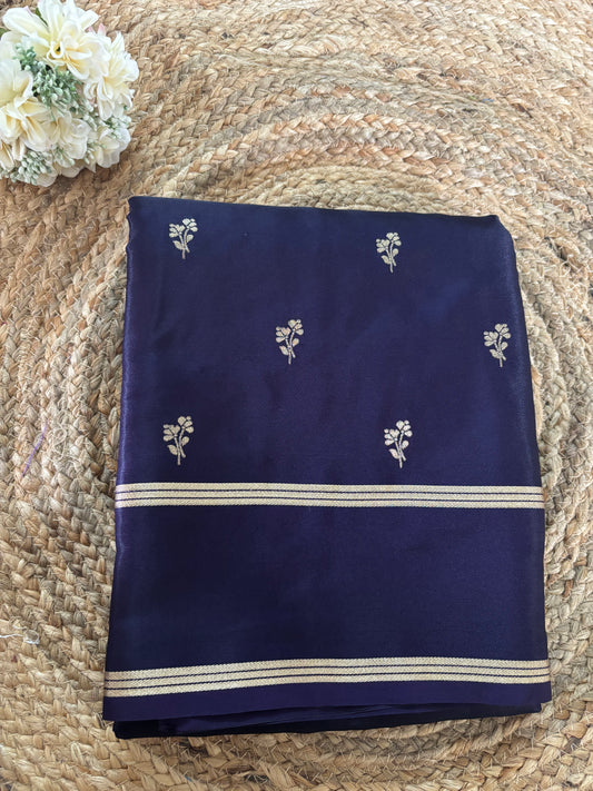 Beautiful semi gajji silk saree with beautiful floral butta weavings