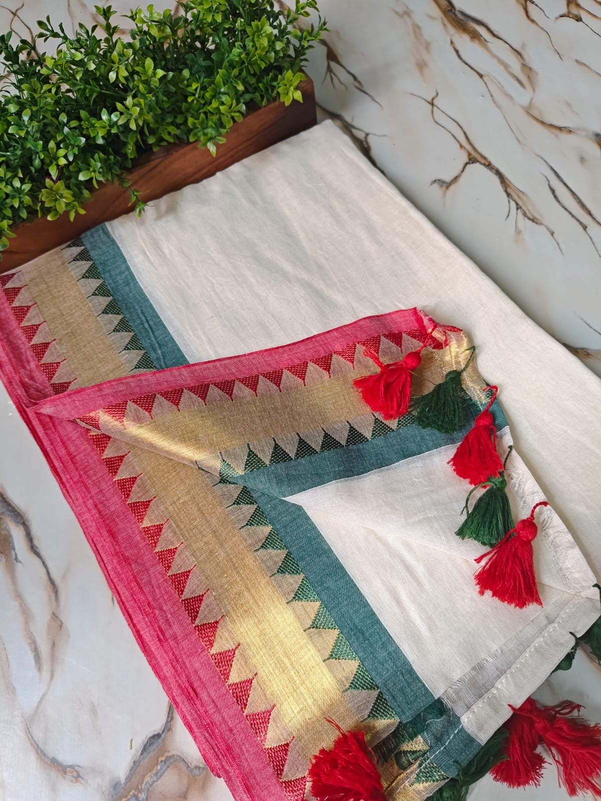 Pure authentic mul cotton saree with multicolor temple border