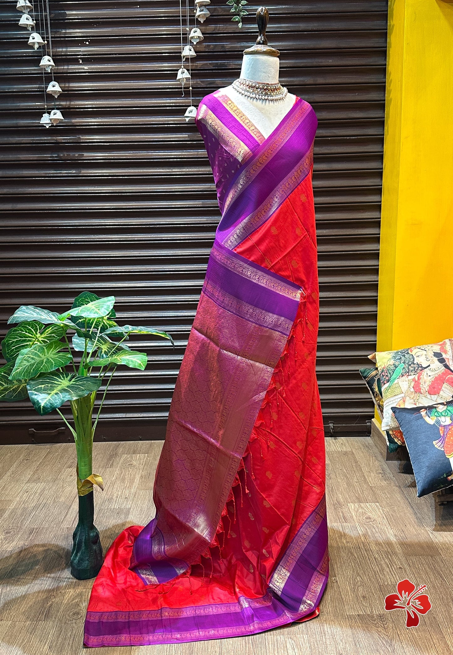 Semi kanchi silk saree with contrast border