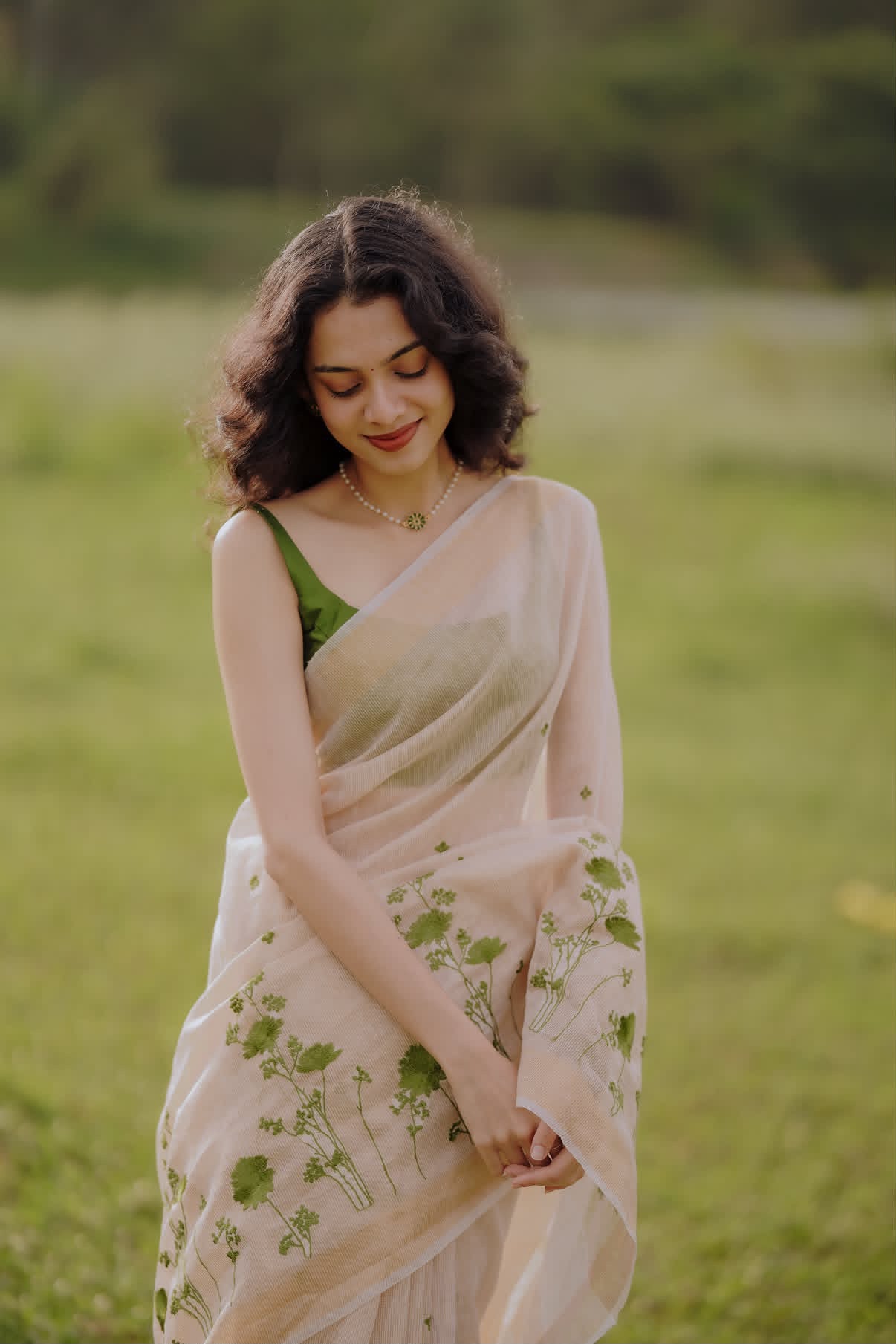 Premium tissue linen saree with beautiful embroidery