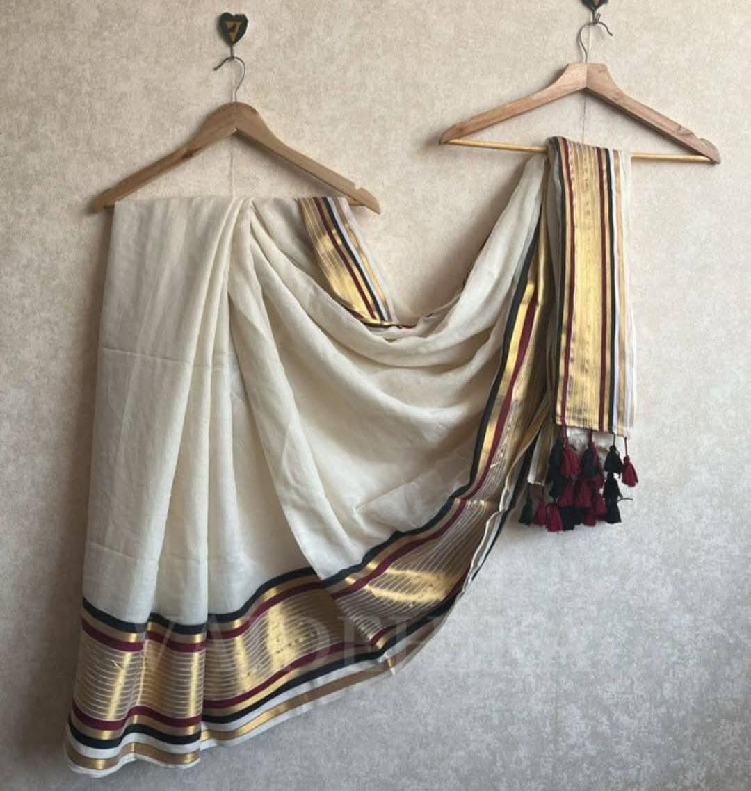 Pure authentic mul cotton saree with zari lines border - without blouse