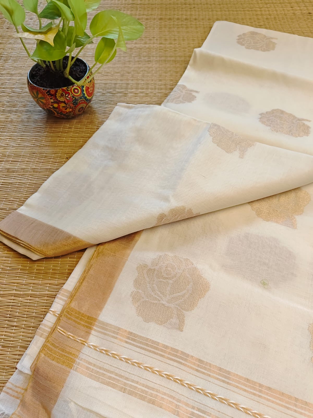 Premium kerala cotton saree with Rose motif