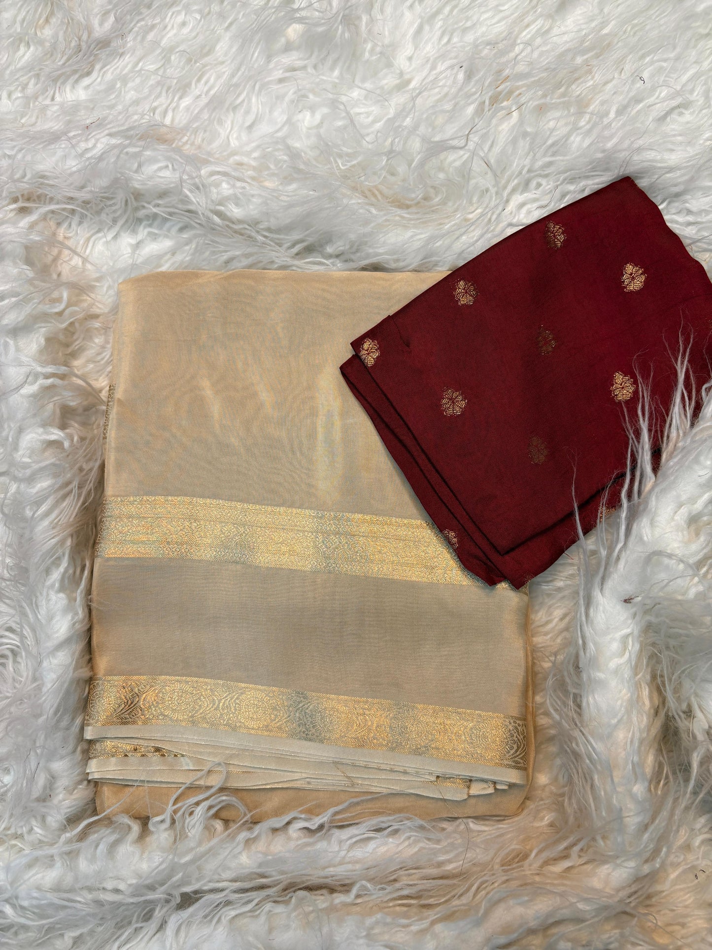 Beautiful soft viscous crape silk saree with double zari jacquard border and dola silk blouse piece