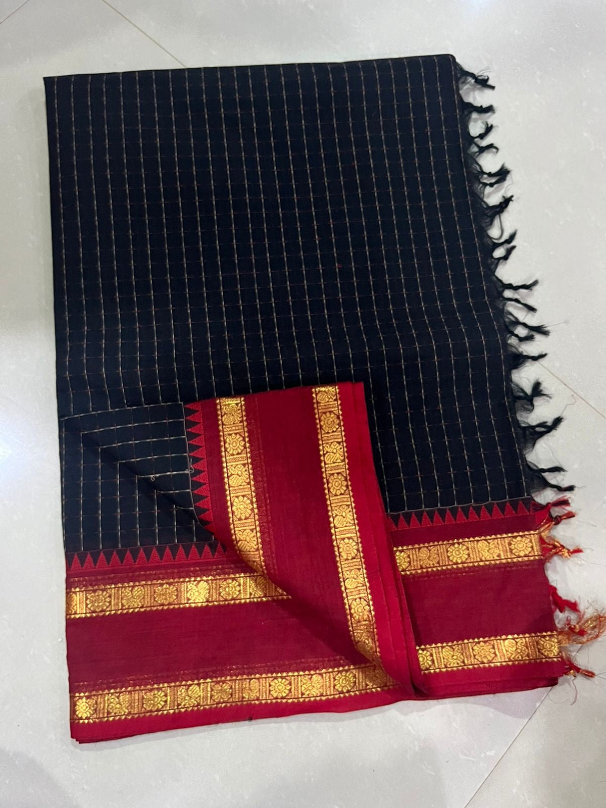 Prebooking (15-20 days) Ahaana inspired pure kanchi cotton saree in black and red combo