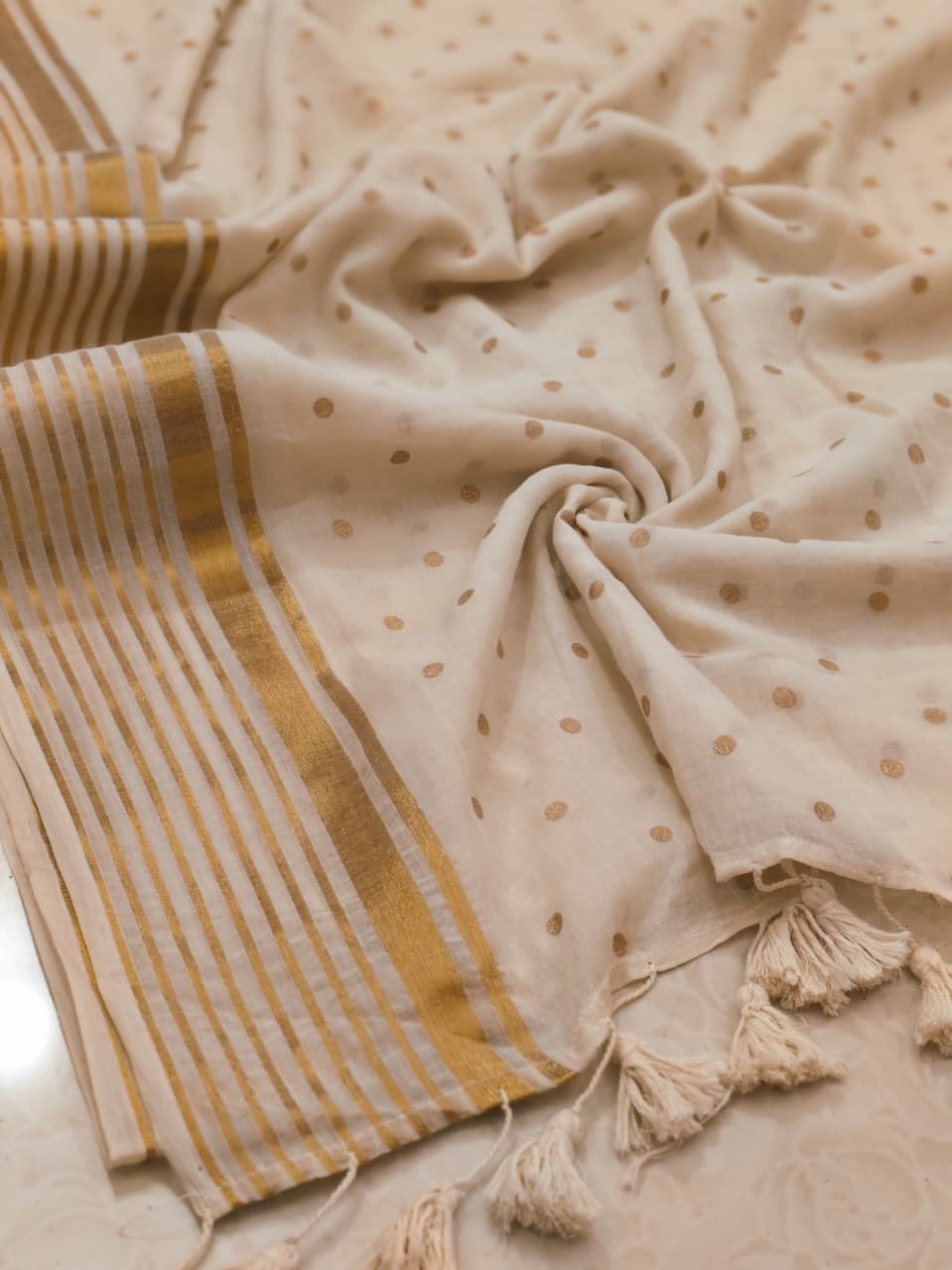 (Prebooking) Pure authentic mul cotton saree with zari stripes border and small polka body- without blouse