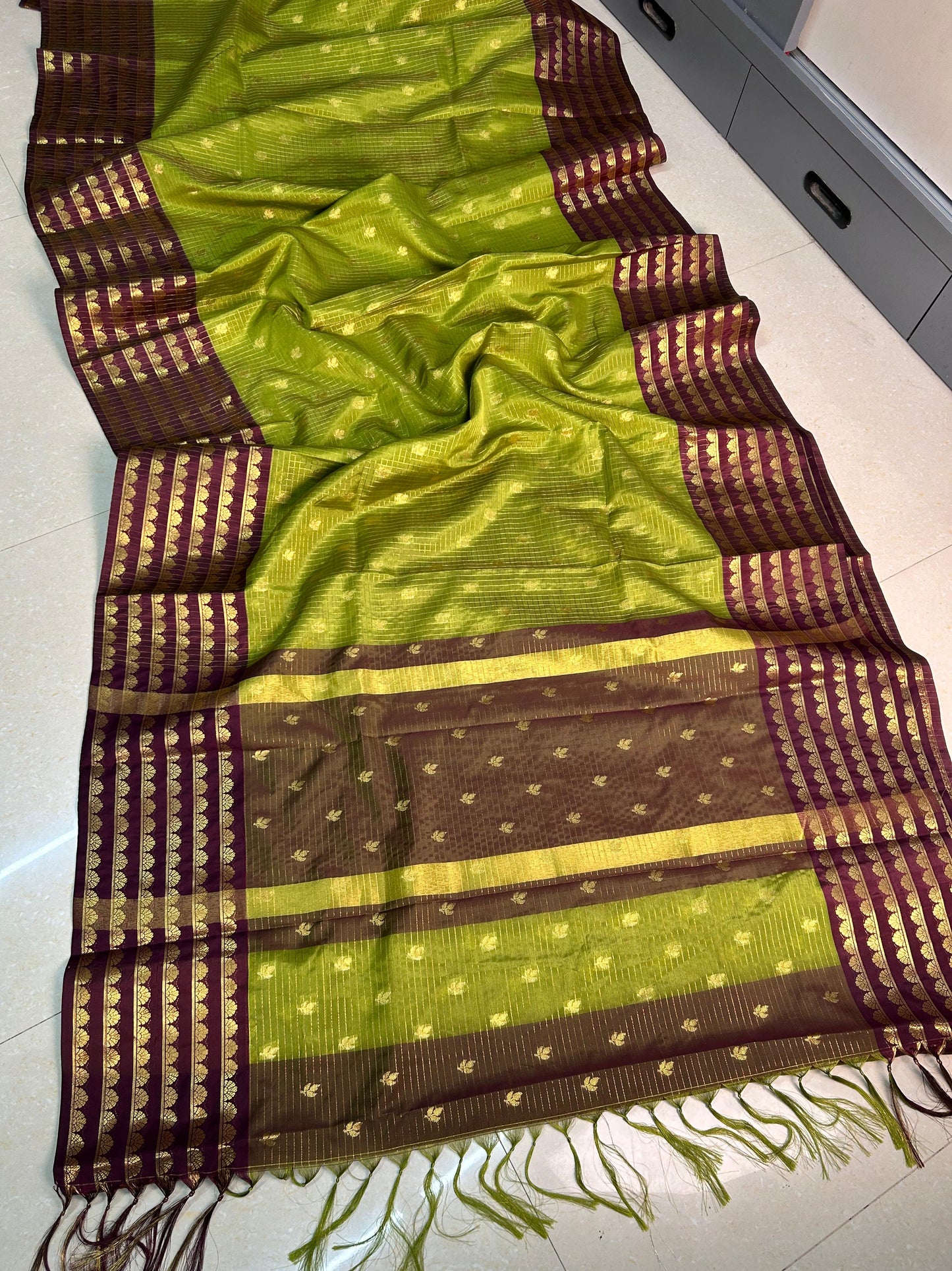 Semi Banarasi katan silk saree with fine weavings