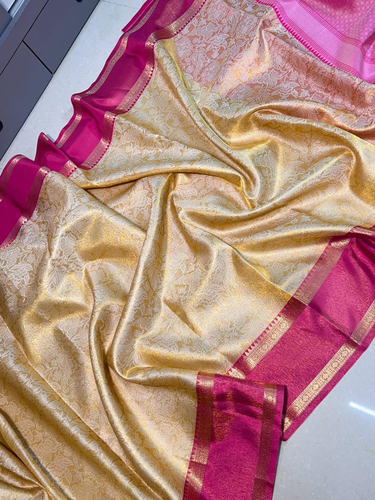 Semi banarasi tissue saree