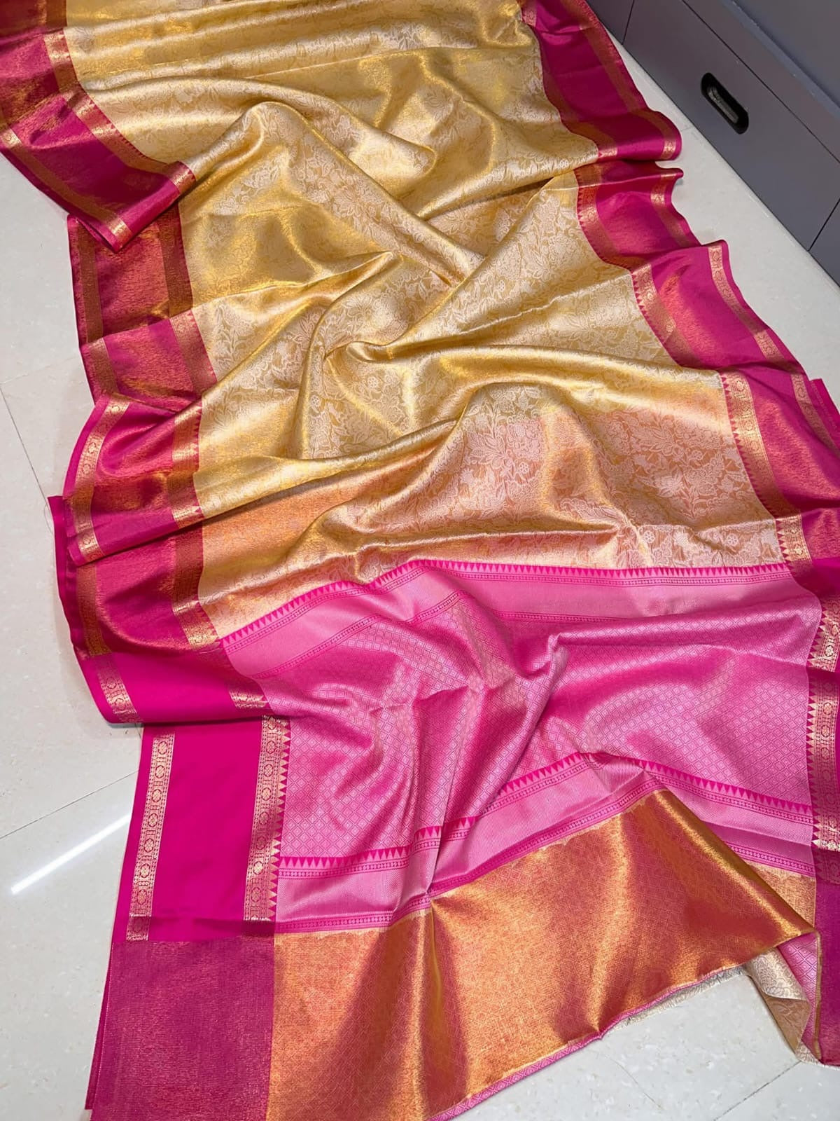 Semi banarasi tissue saree