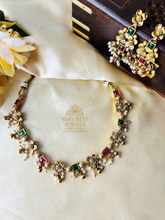 Beautiful flower stone necklace with heavy earrings