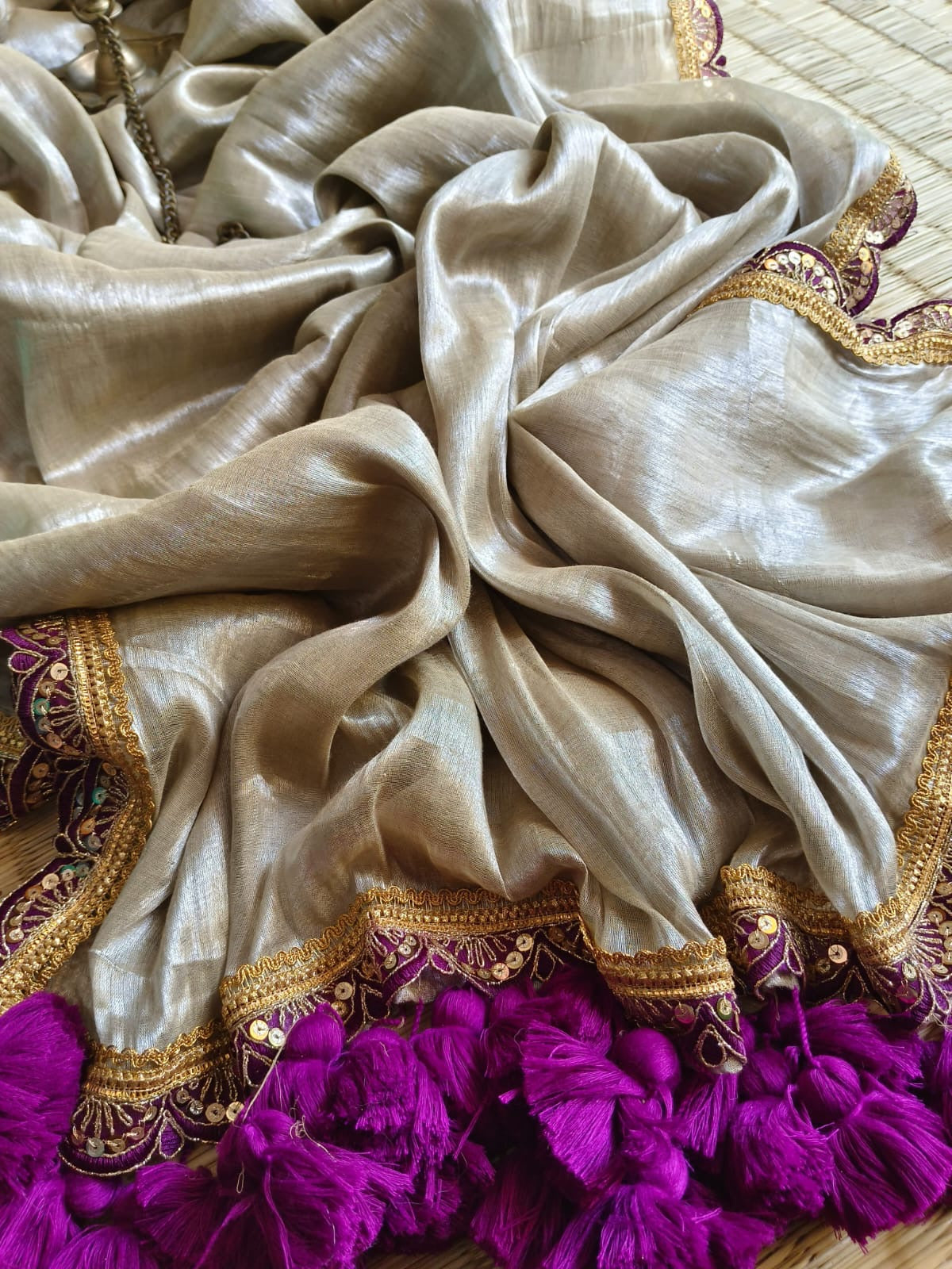 Mul tissue with lace border - 1