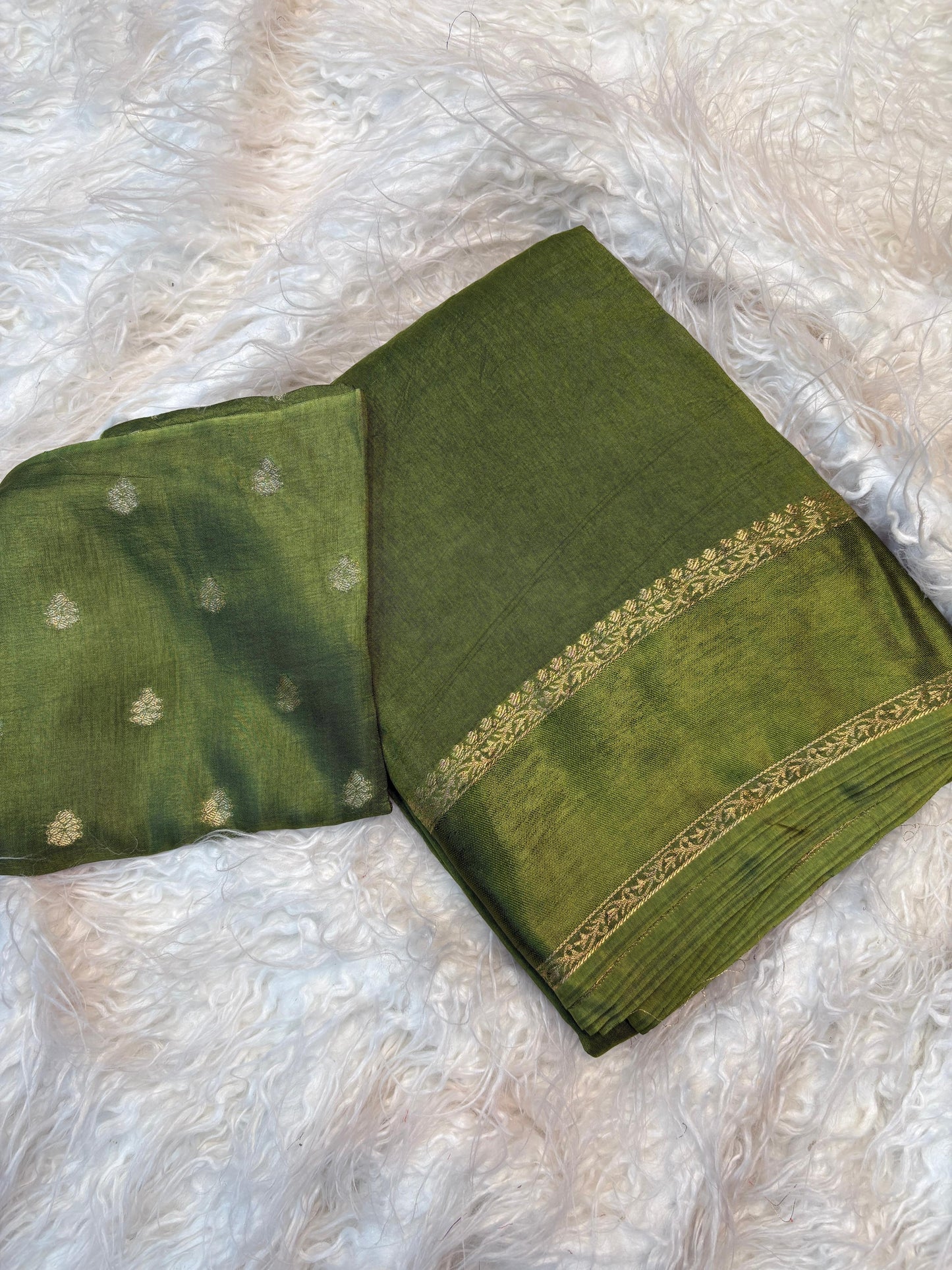 Beautiful soft viscous Russian silk saree with satin border (Prebooking)