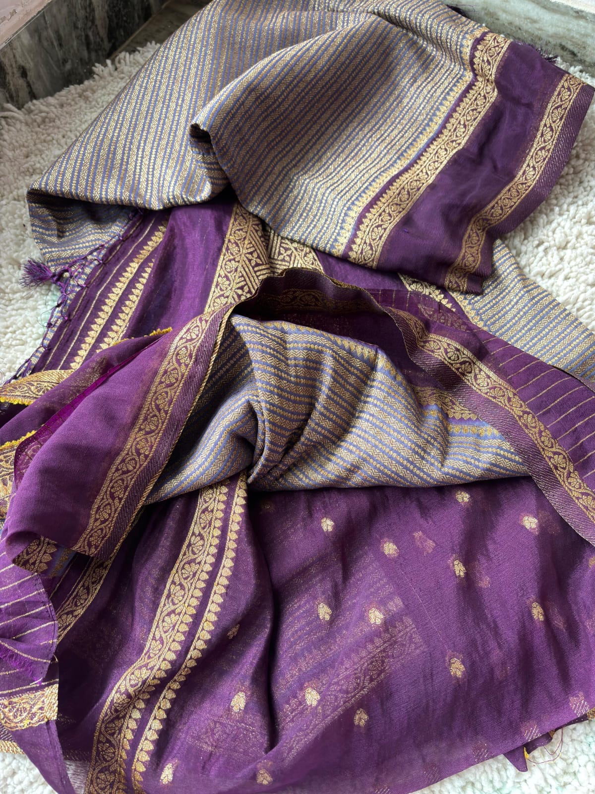 Beautiful khaddi georgette saree with intricate weavings!