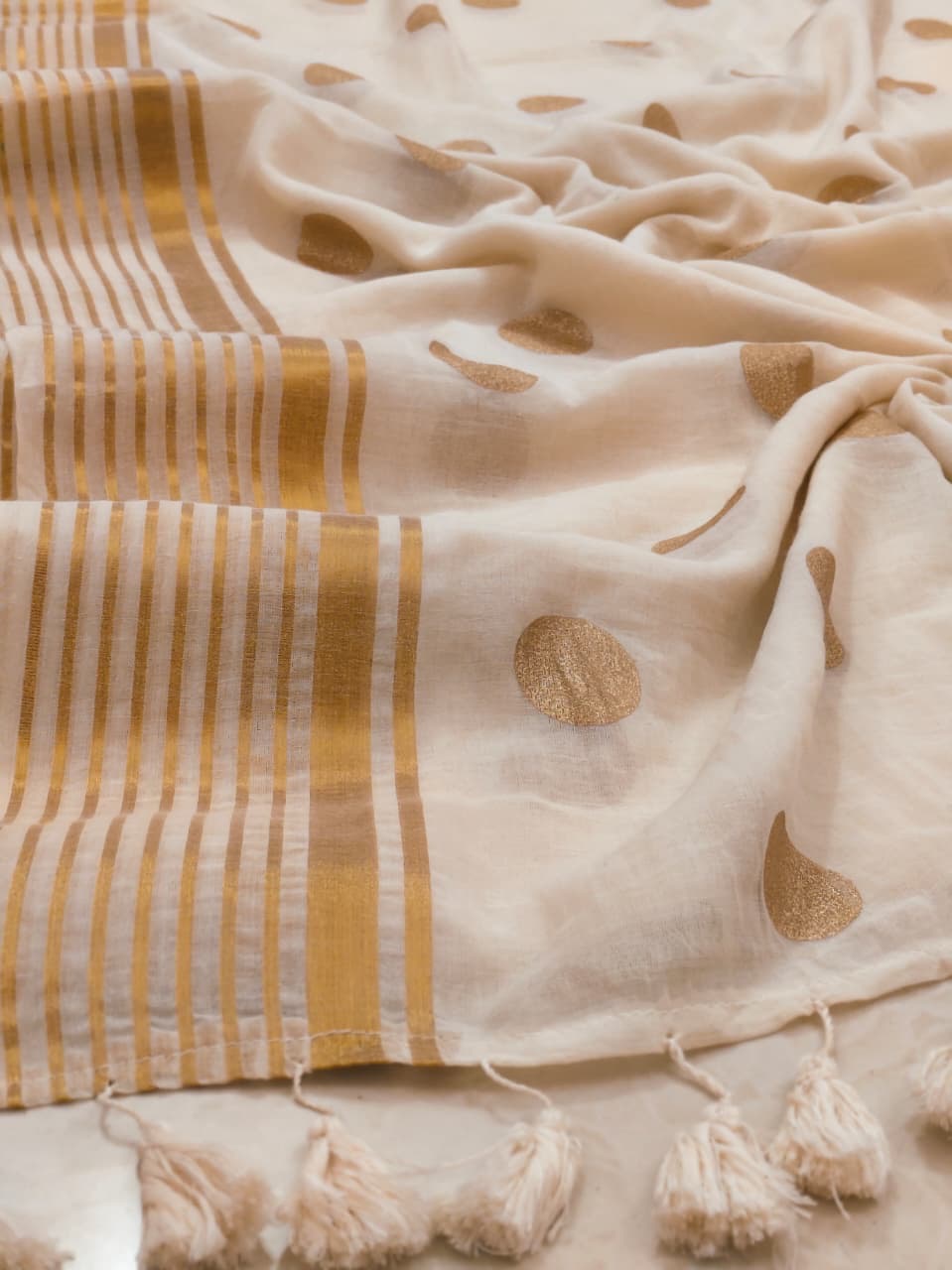 Pure authentic mul cotton saree with zari stripes border and polka body - without blouse