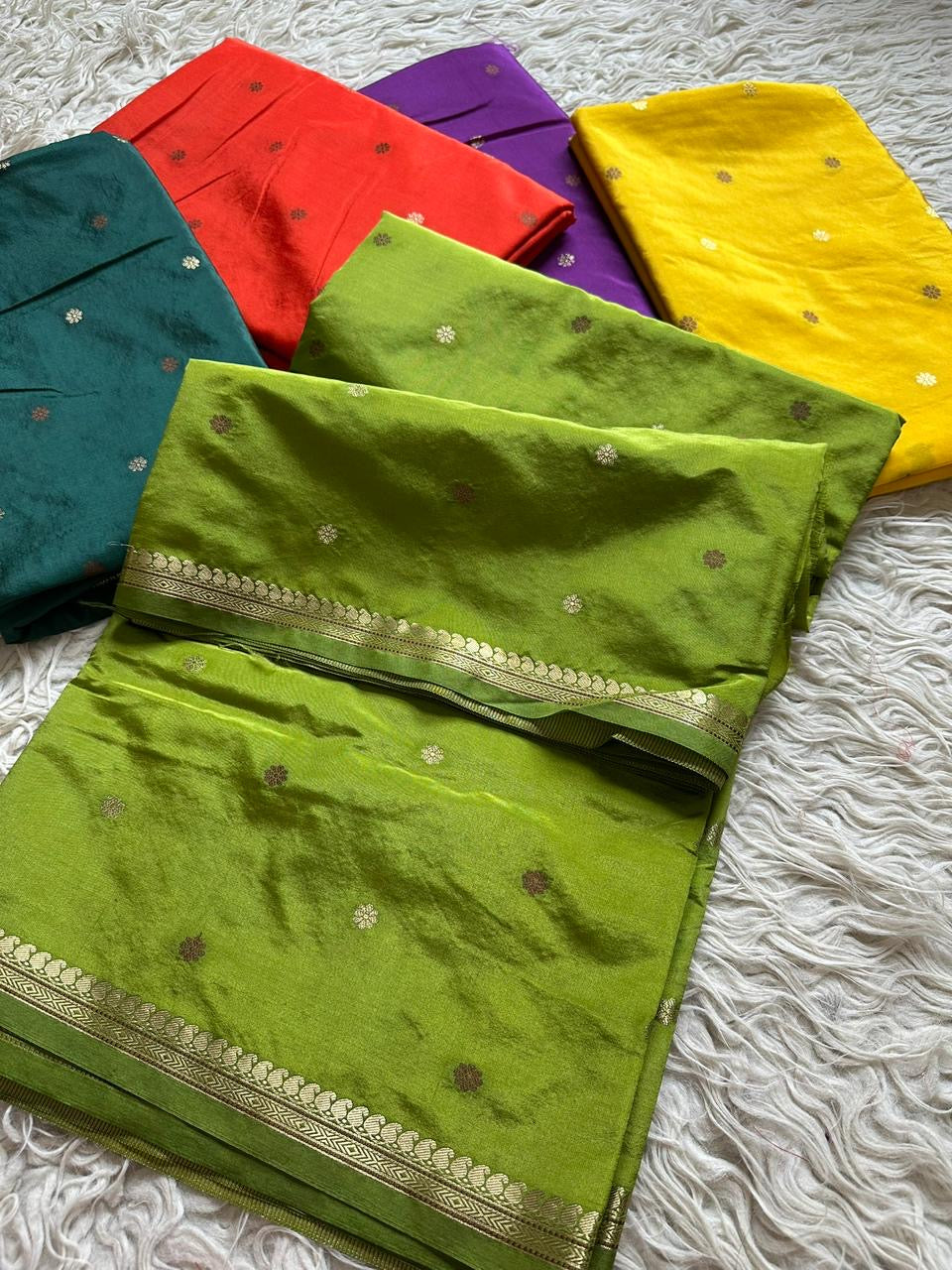 Premium semi crape Banarasi silk saree with small buttis and border
