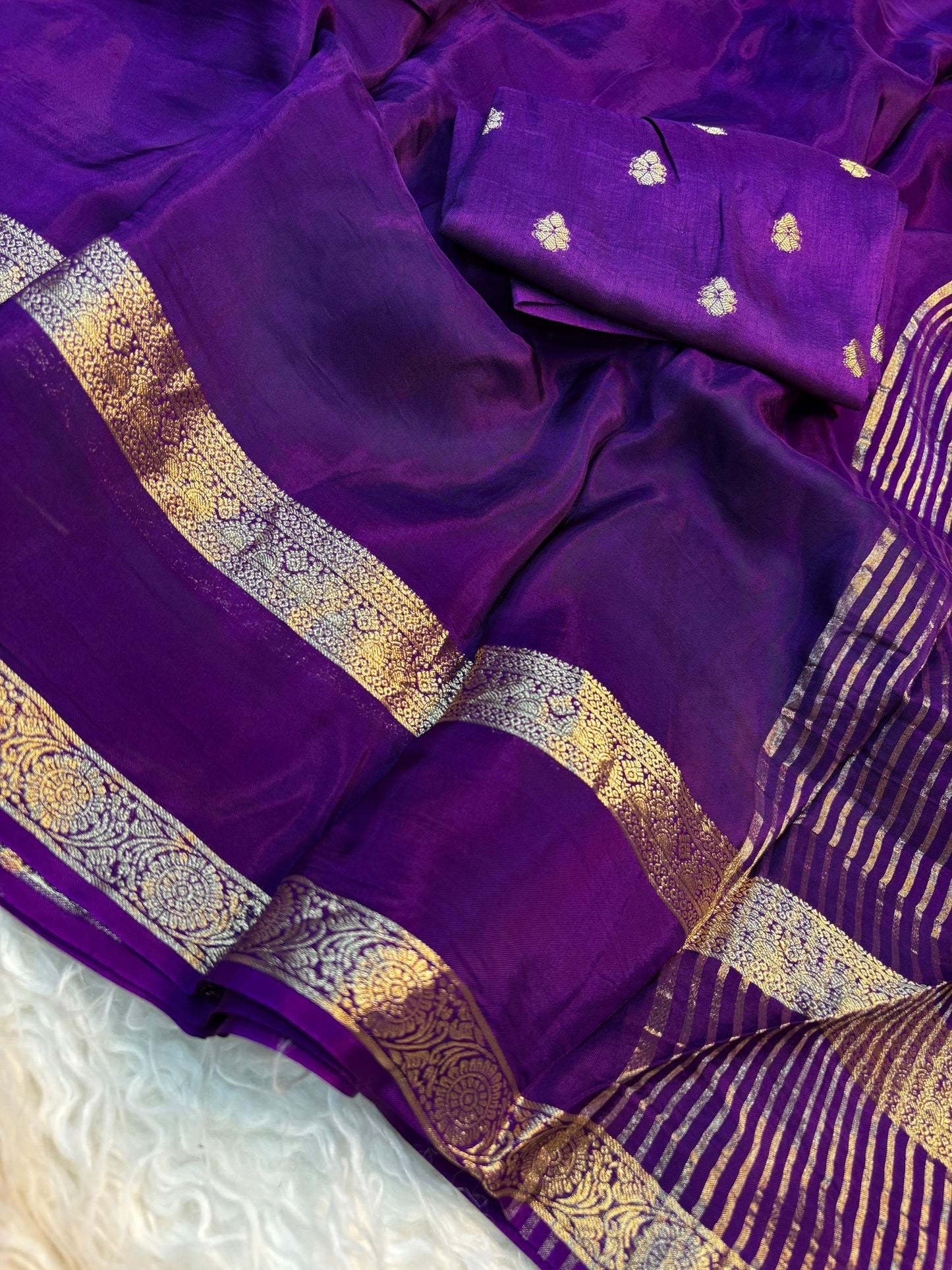Beautiful soft viscous crape silk saree with double zari jacquard border and dola silk blouse piece