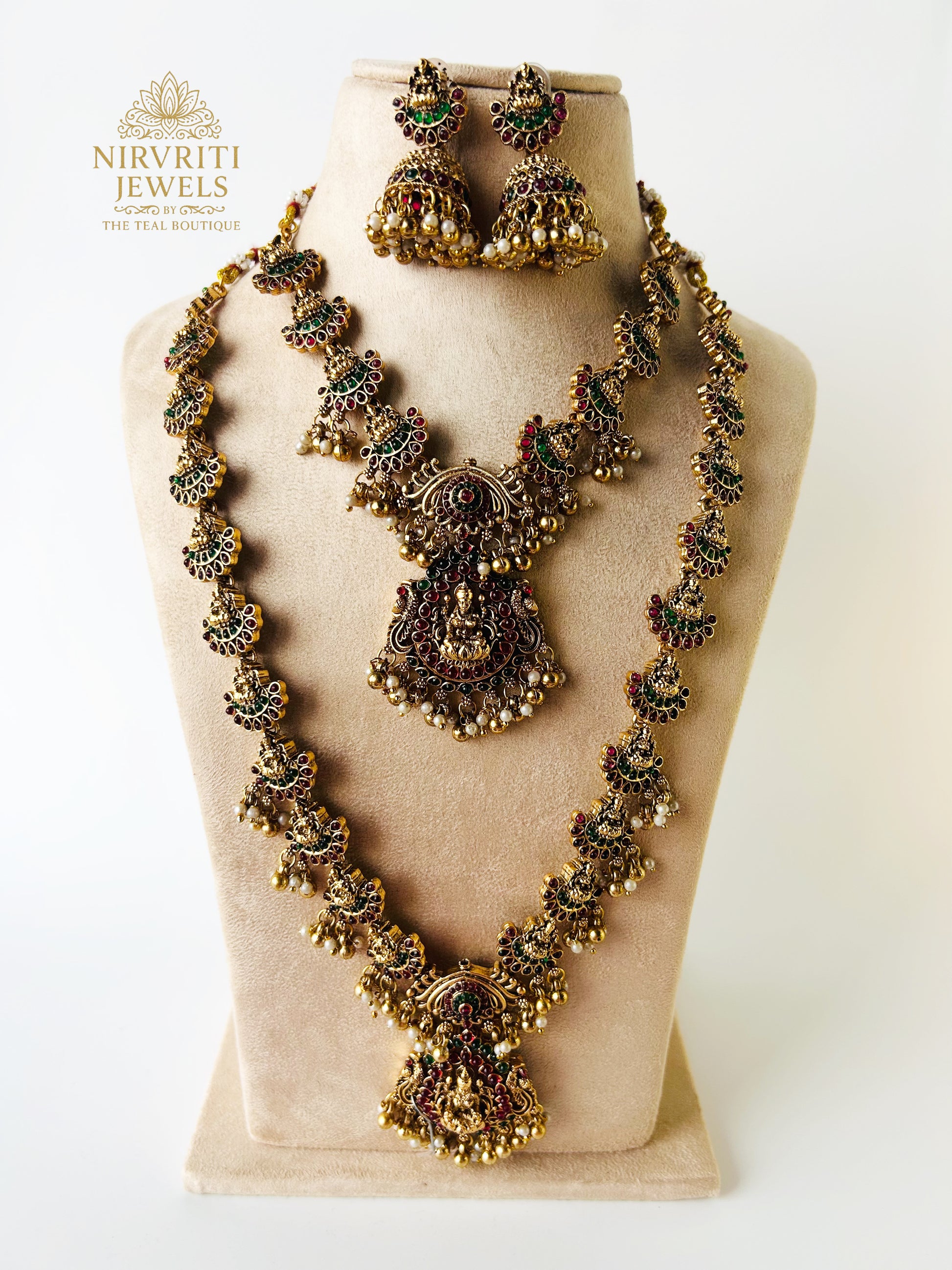 Gorgeous Lakshmi nagas bridal set - Main Image