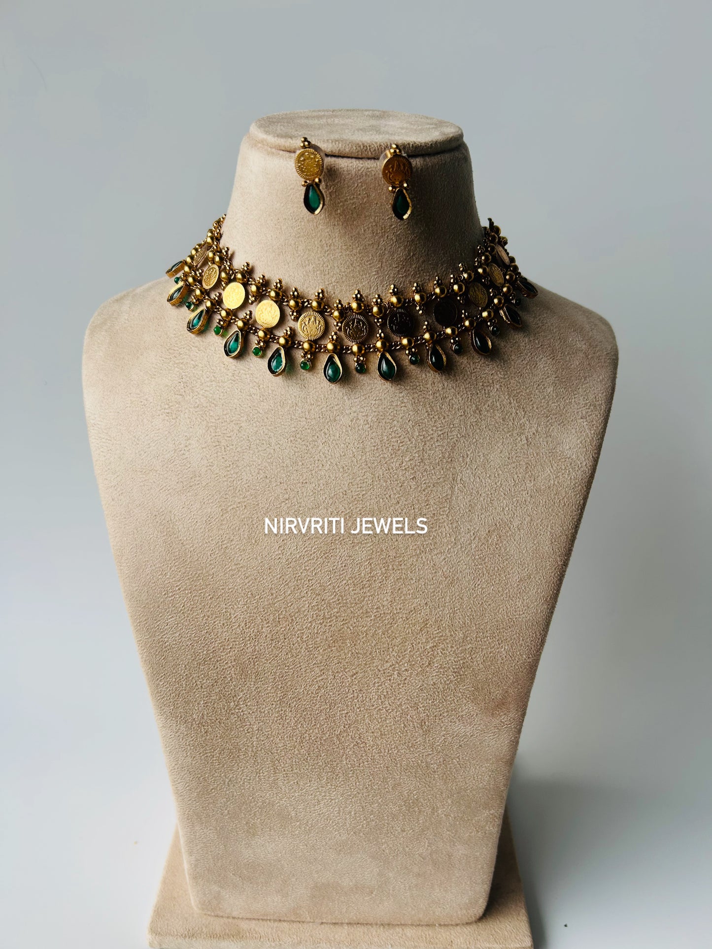 Beautiful coin choker - green