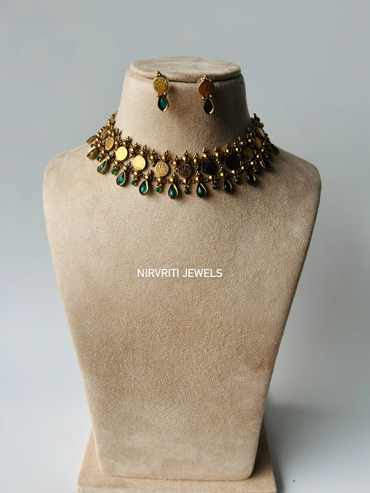 Beautiful coin choker - green