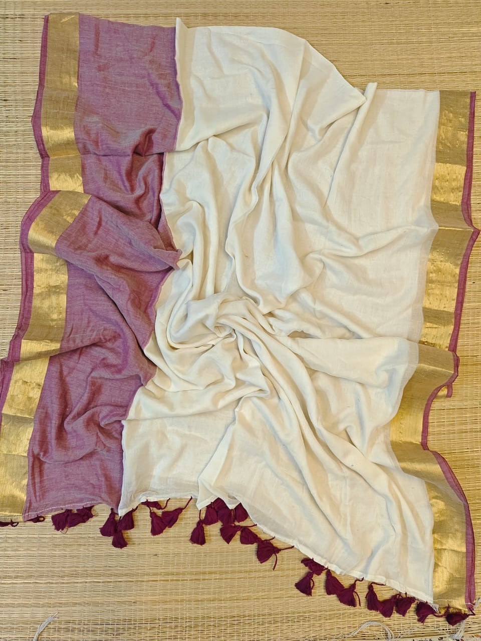 (Prebooking 20 days) Pure mul cotton saree Big dusty pink border and wine tassels