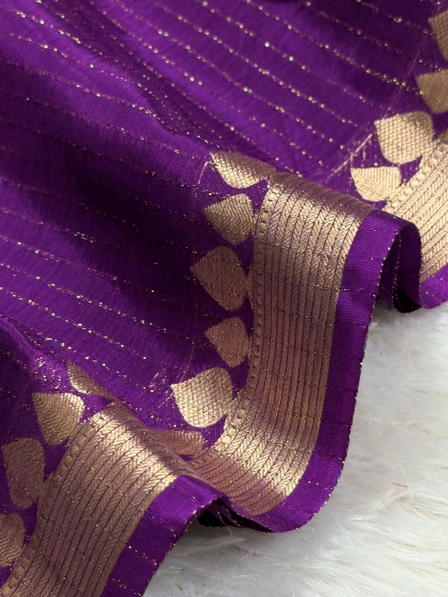 Premium viscous crushed chinon silk with lurex zari lines - 2