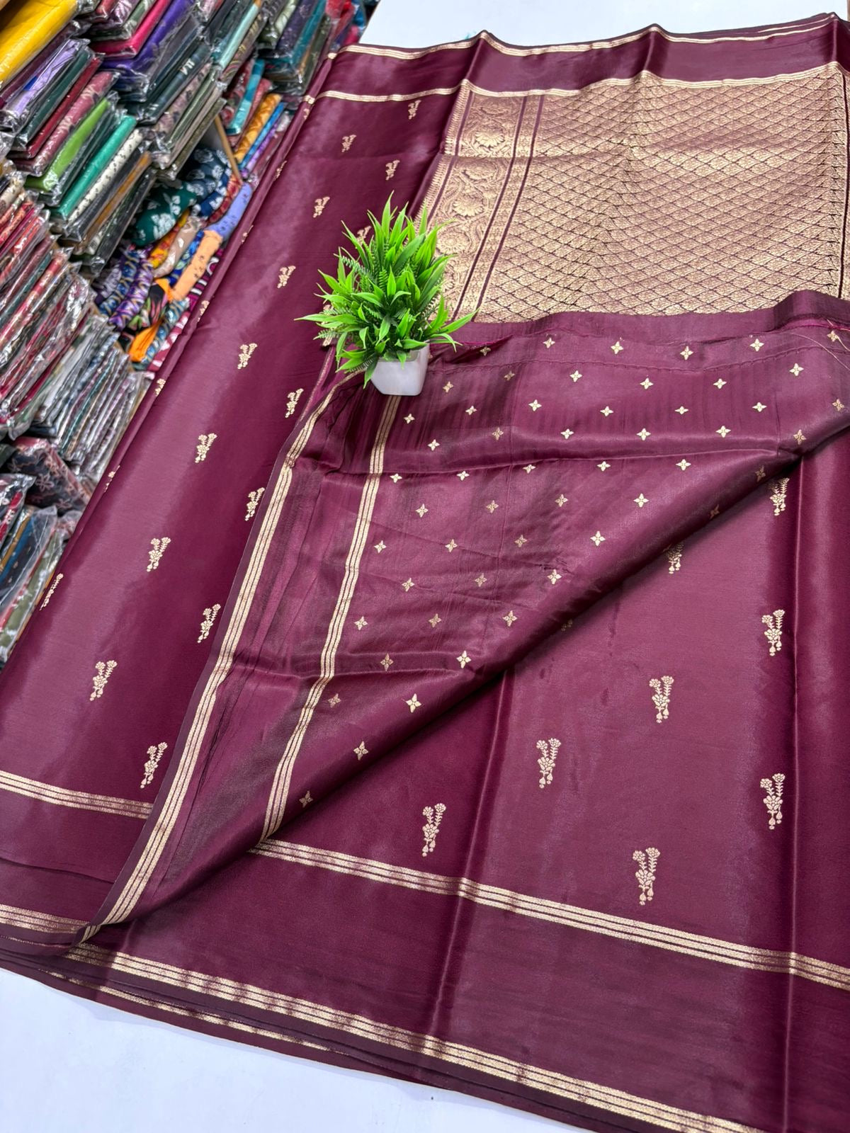 Beautiful semi gajji silk saree with beautiful floral butta weavings