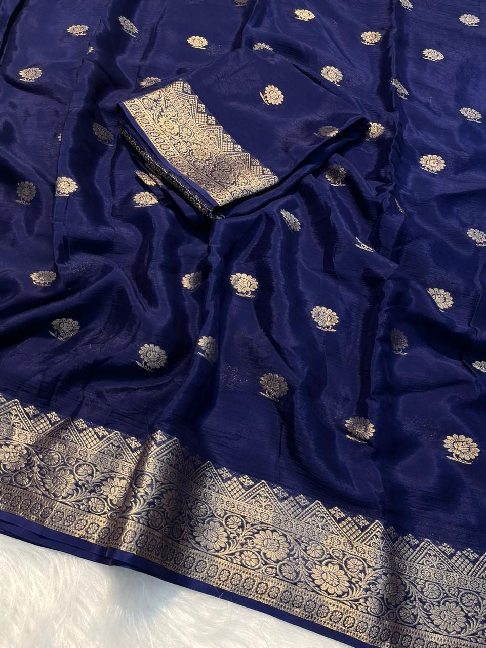 Soft viscous crepe silk with flower buttas and Banarasi border