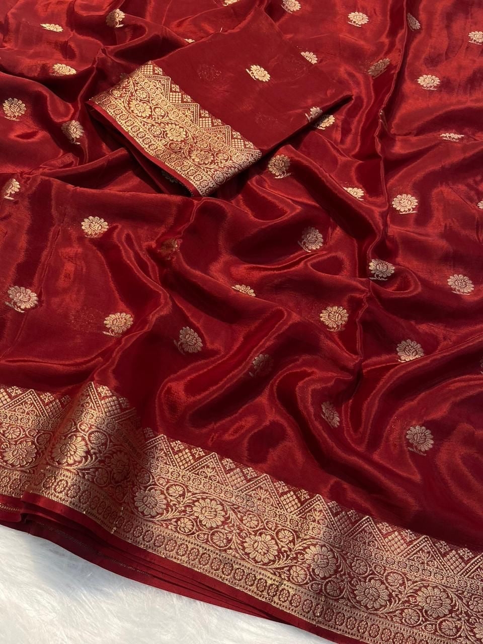 Soft viscous crepe silk with flower buttas and Banarasi border