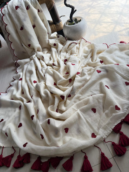 Pure and authentic mul cotton sarees with heart embroidery and scalloped border