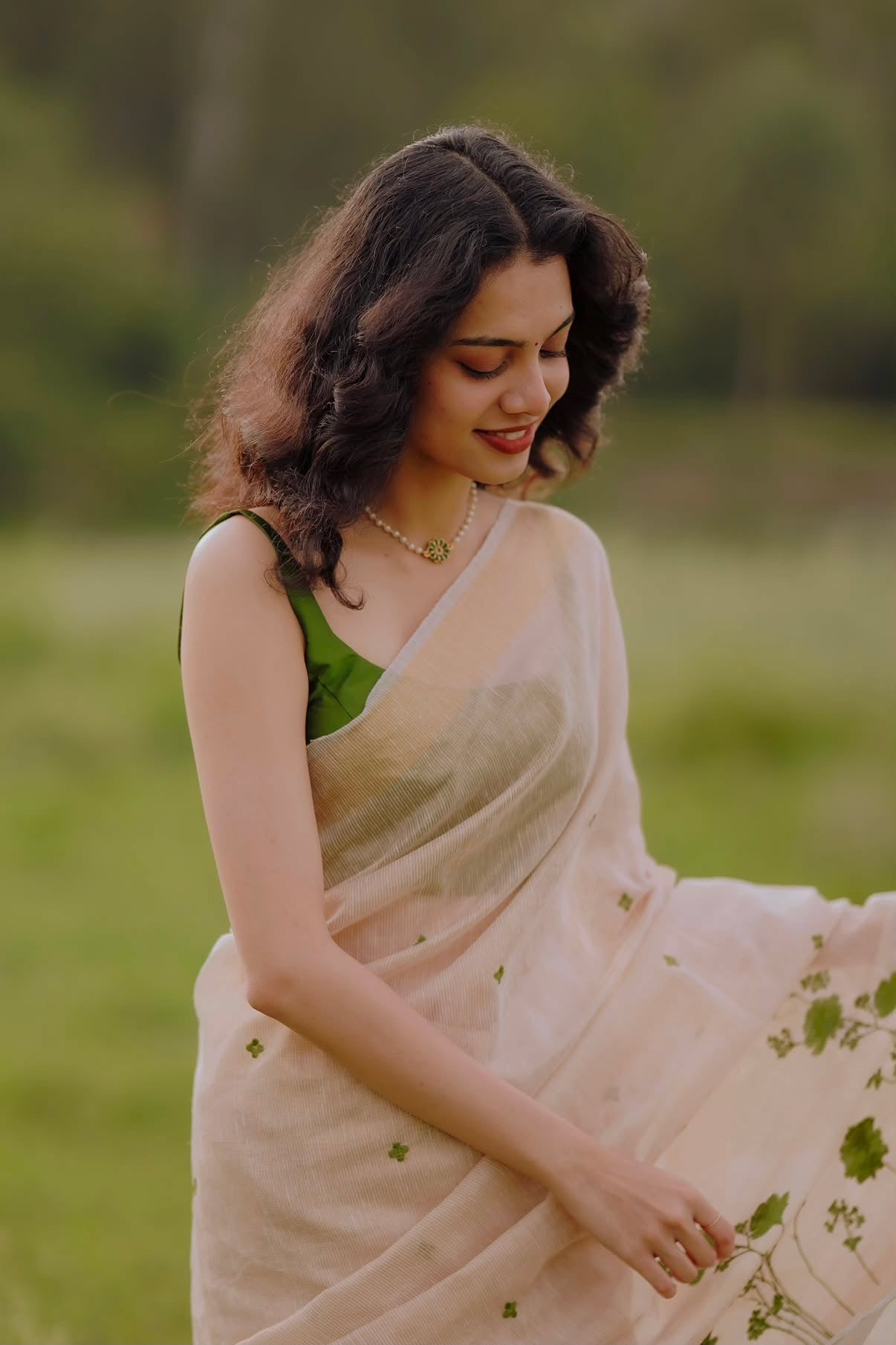 Premium tissue linen saree with beautiful embroidery