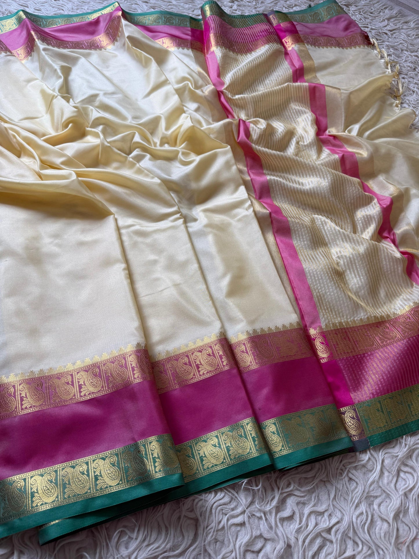 Beautiful semi gadwal Banarasi silk saree