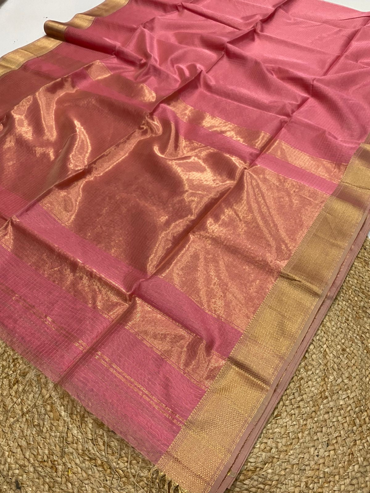 Pure Maheshwari handloom checks saree