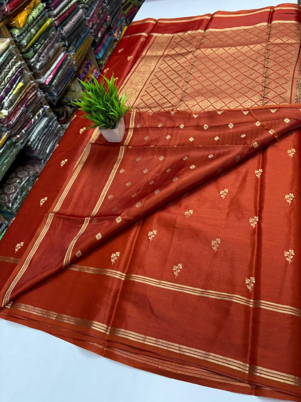 Beautiful semi gajji silk saree with beautiful floral butta weavings