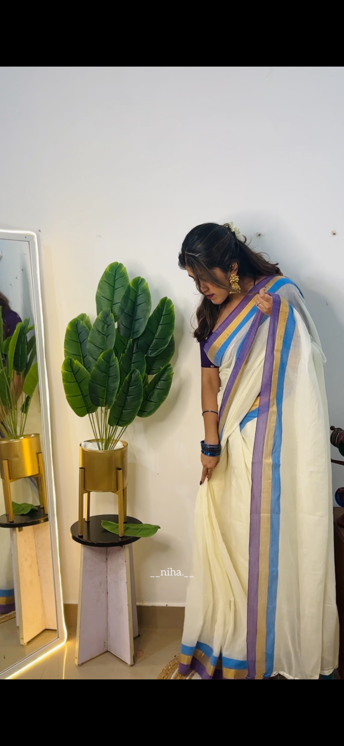 Pure and authentic soft mul cotton saree with purple and blue zari border