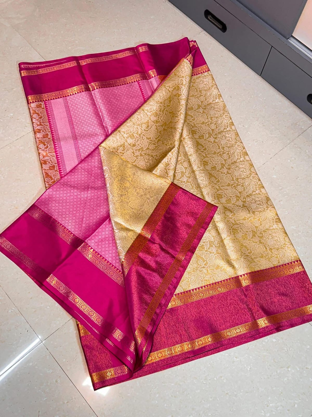 Semi banarasi tissue saree