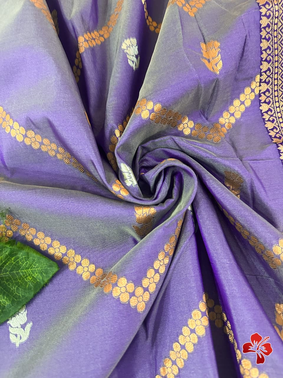 Premium semi soft silk saree with zig zag design weaves