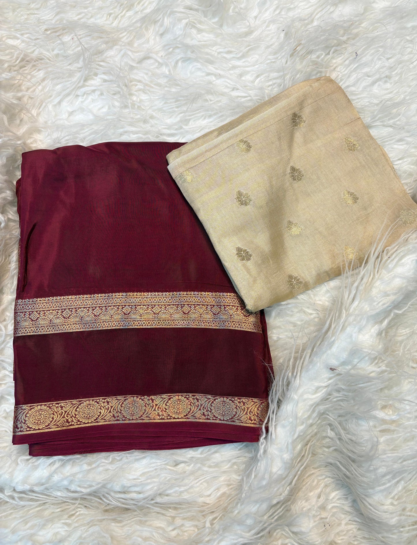 Beautiful soft viscous crape silk saree with double zari jacquard border and dola silk blouse piece