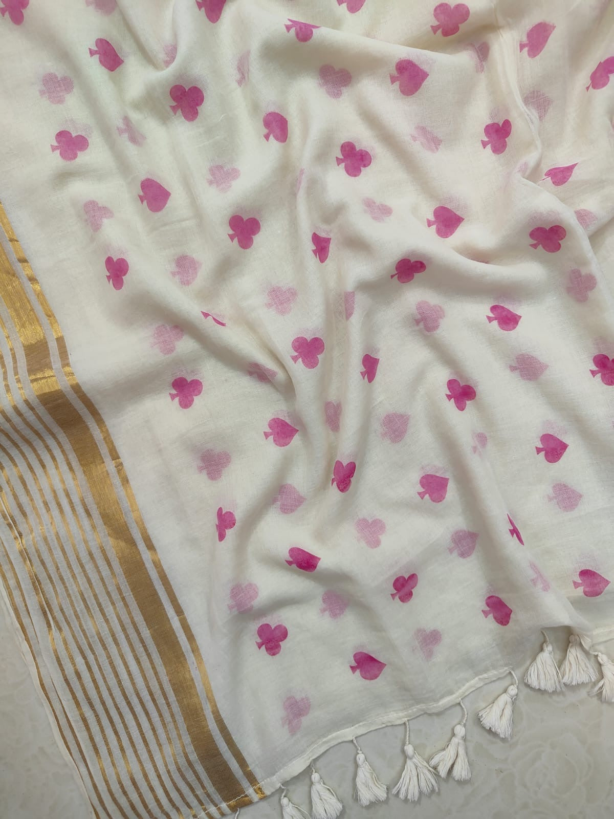 Pure and authentic mul cotton saree with spade and clover prints