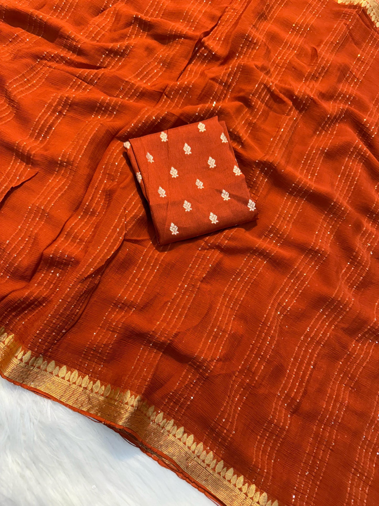 Soft viscous chinon saree with blouse piece