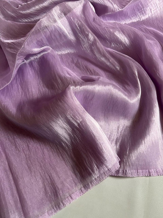 Soft tissue saree with metallic finish