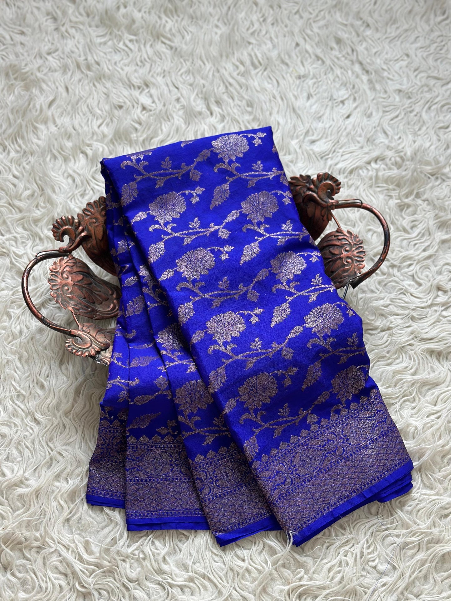 Semi Banarasi georgette saree with antique weaves