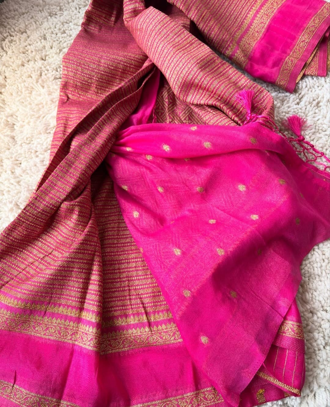 Beautiful khaddi georgette saree with intricate weavings!